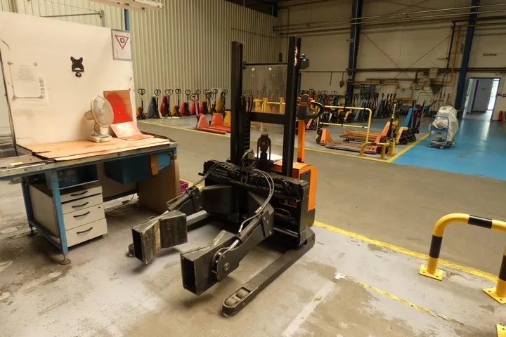 Carl Stahl Elektrogabel-Hochhubwagen Modell: EGPK 075/13 So